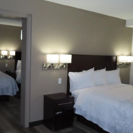 Red Roof Plus+ & Suites Erie Luaran gambar