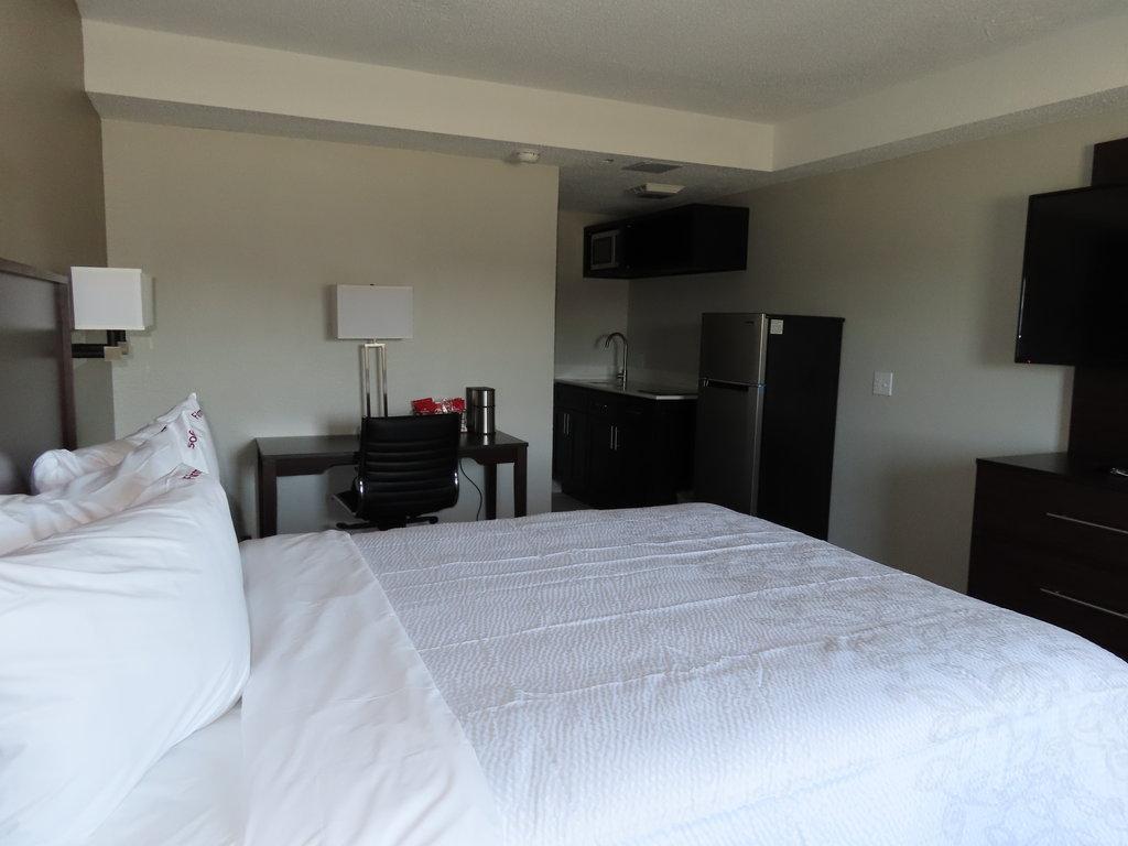 Red Roof Plus+ & Suites Erie Luaran gambar