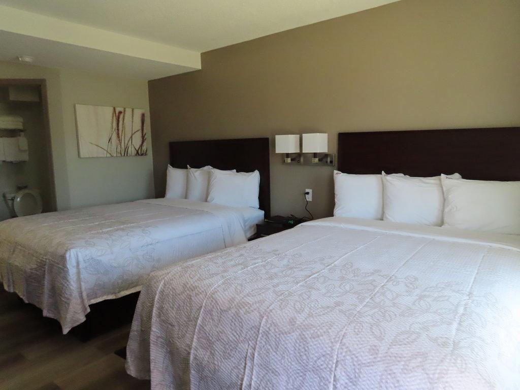 Red Roof Plus+ & Suites Erie Luaran gambar