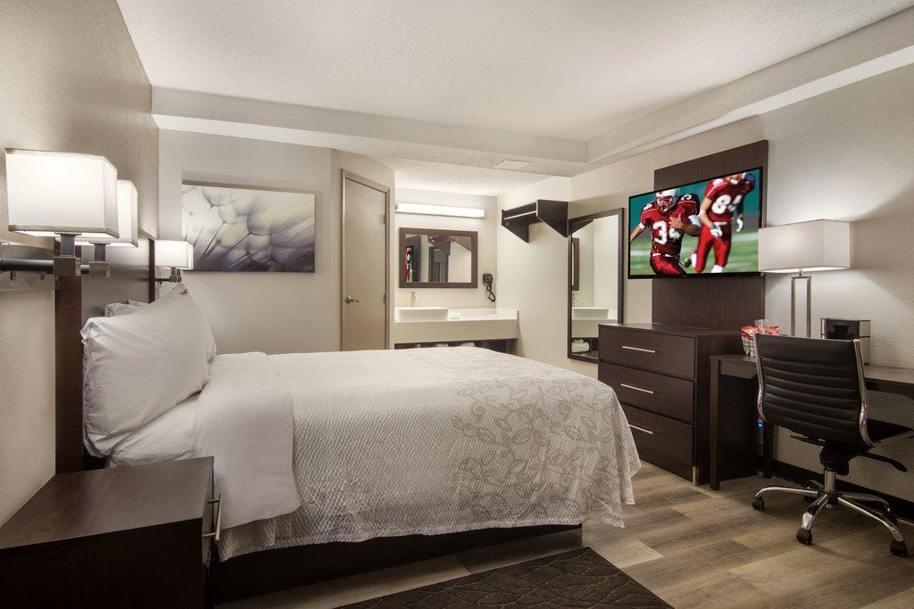 Red Roof Plus+ & Suites Erie Luaran gambar