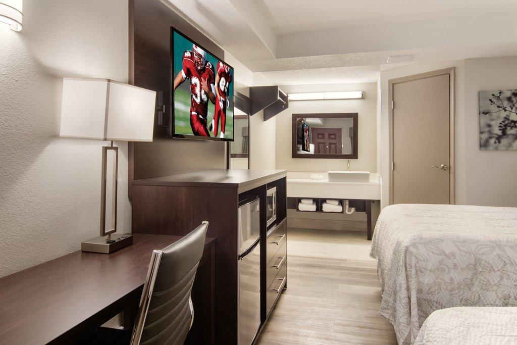 Red Roof Plus+ & Suites Erie Luaran gambar