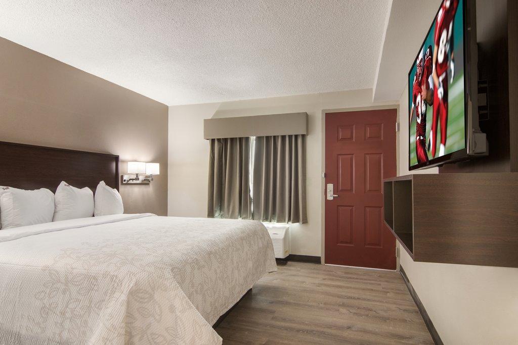 Red Roof Plus+ & Suites Erie Luaran gambar